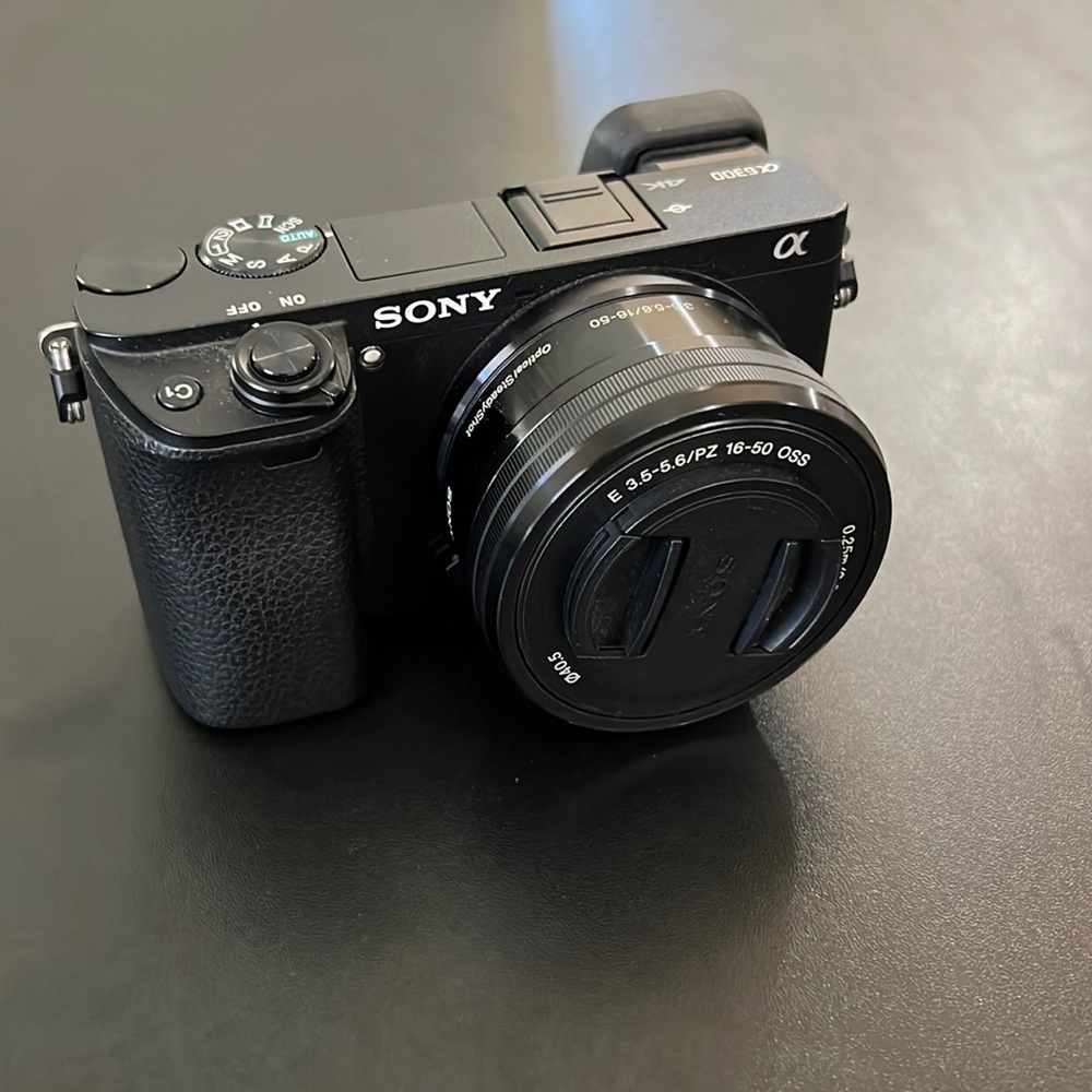 Sony a6300 - E PZ 16-50mm f/3.5-5.6 OSS Lens
